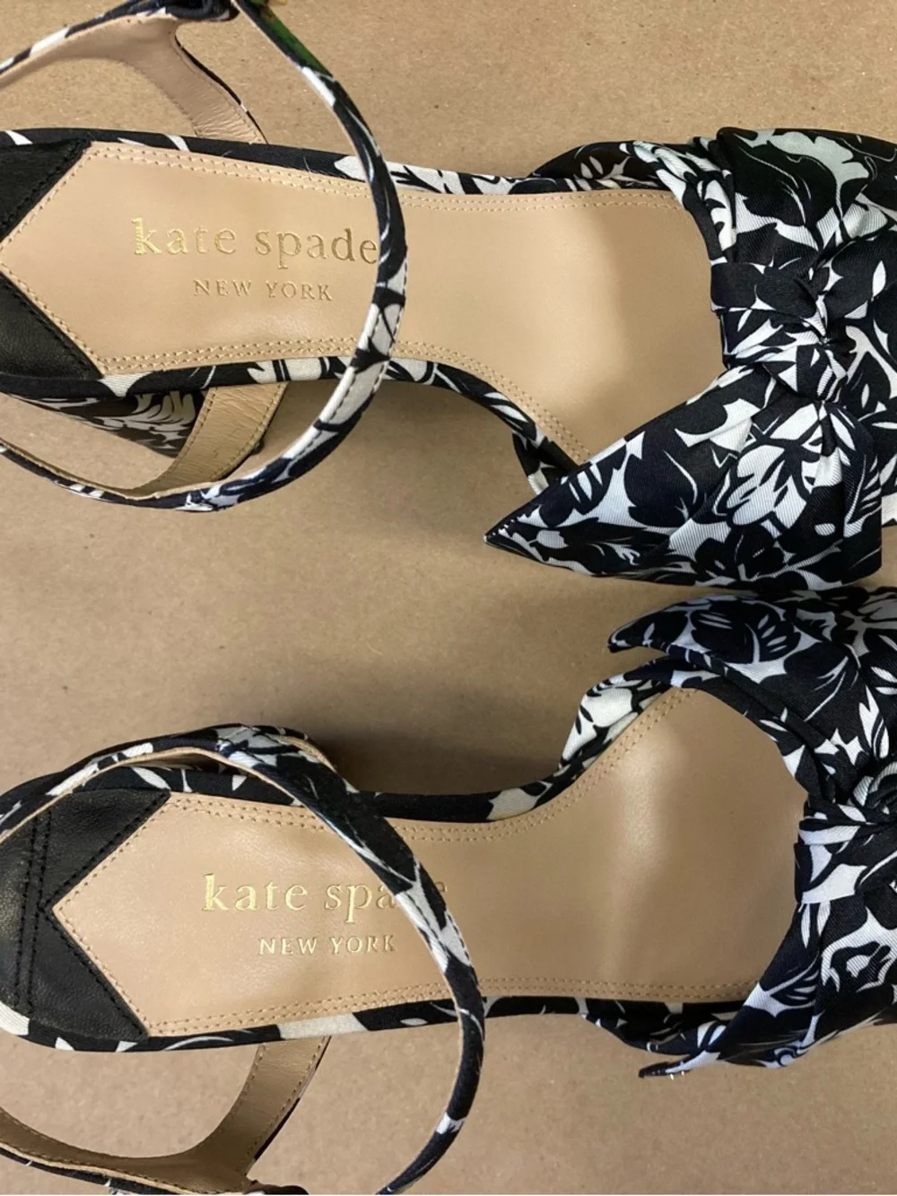 Kate Spade Floral Bow Heels Black White Platform Sandals Size 7B - Picture 6 of 8